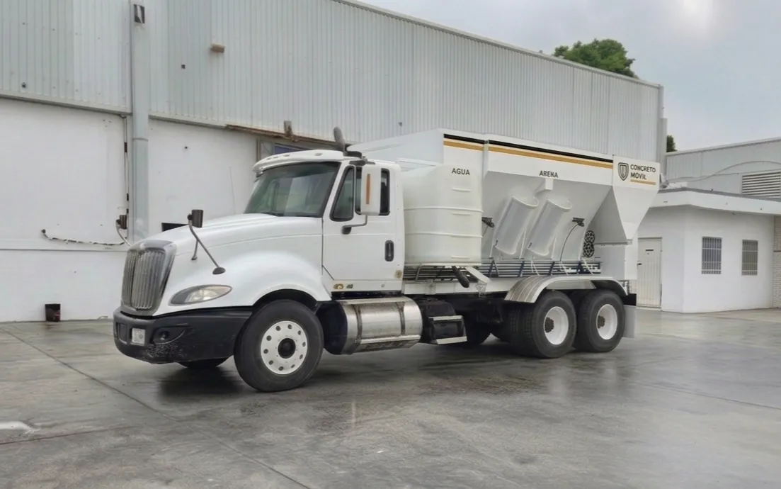 Imagen representativa sobre qué es una planta de concreto móvil, mostrando equipo funcional para producción, control de mezcla y aprovechamiento del material.